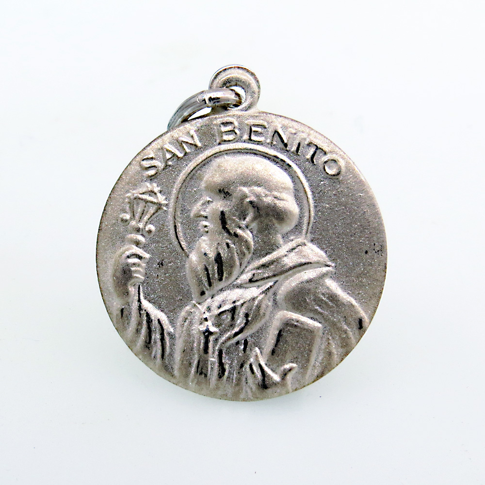 Colgante Medalla san benito redonda. Diametro: 1,8 cm aprox