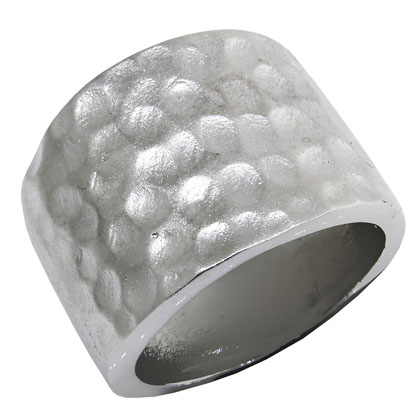 Anillo platabella peter desplazado efecto bollo