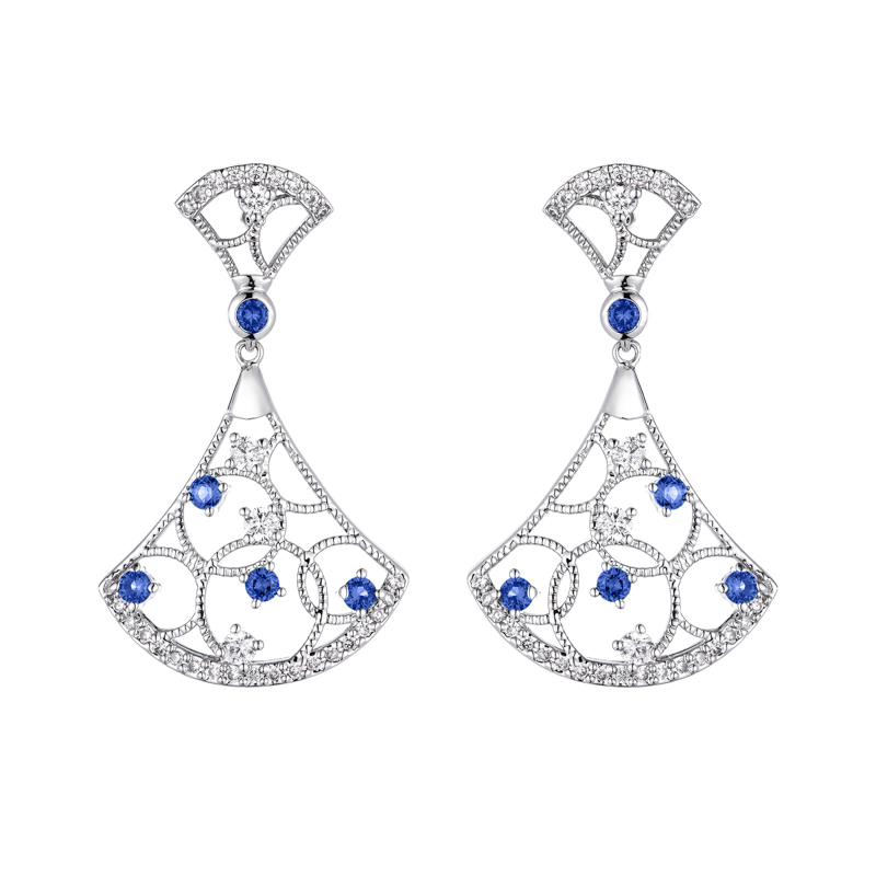 Par aros campanita, colgantes, calados, piedras blancas y azules