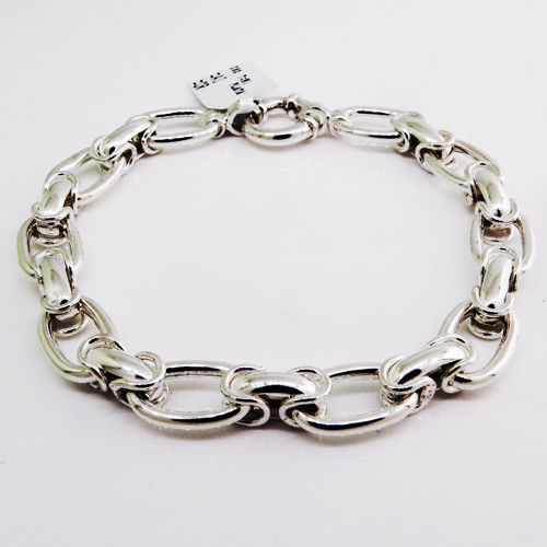 Pulsera eslabones ovalados con eslabones curvos, y cierre marinero.
