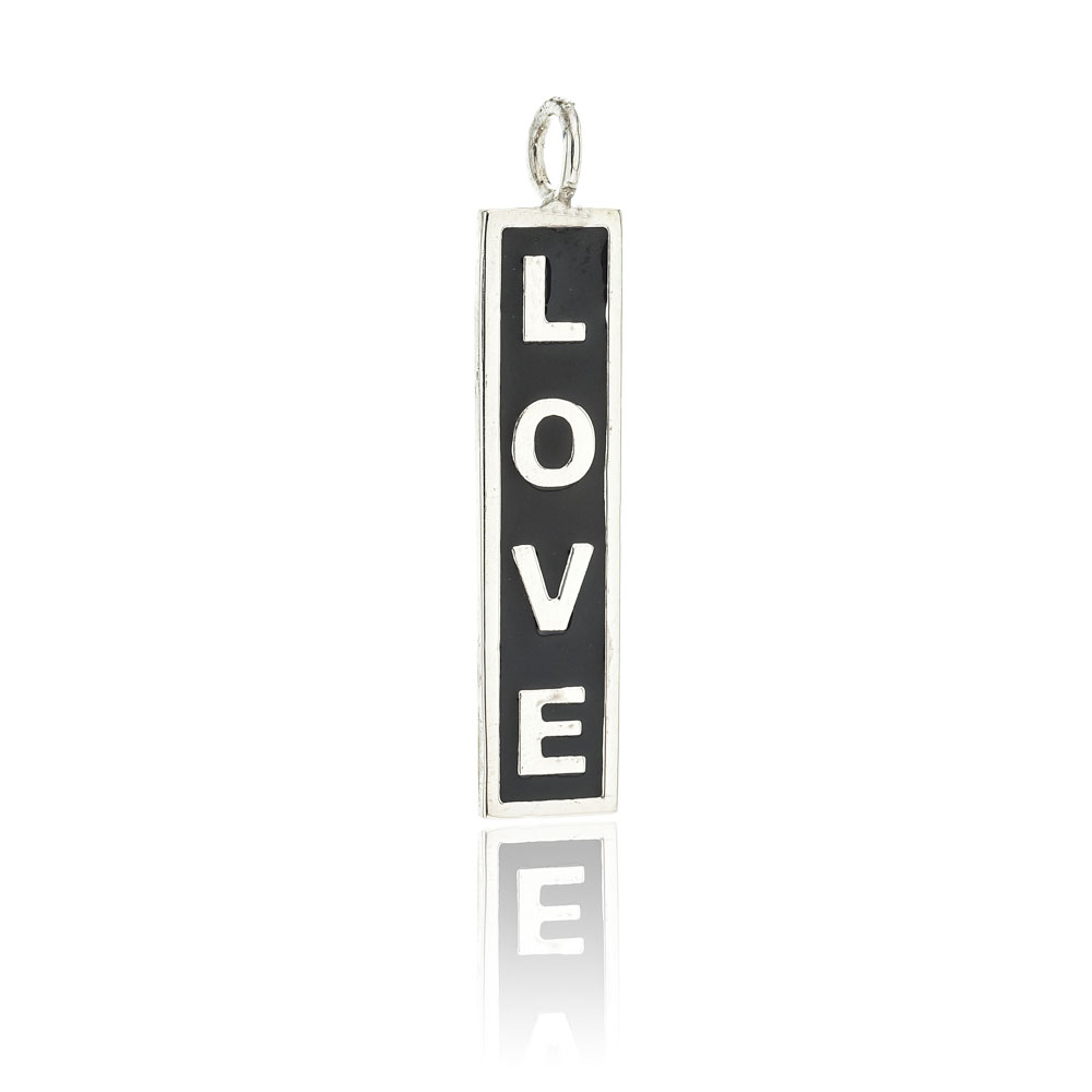 Dije barrita " Love " esmalte negro