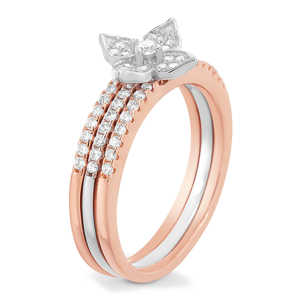 Anillo triple, flor en el centro con piedras, rosado y blanco