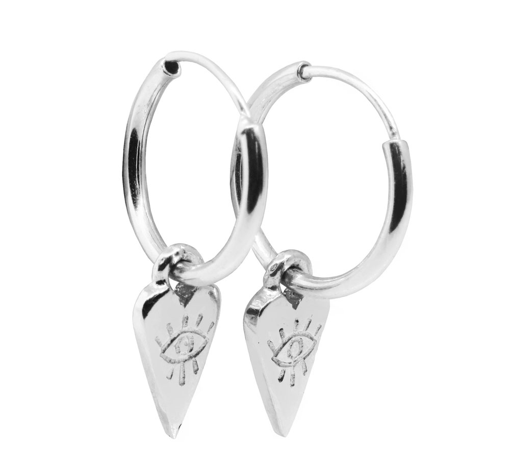 Par aros cubanos con dije corazon ojito. 1,1 cm diametro