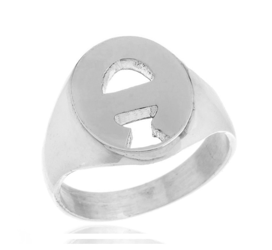 Anillo sello ovalo mediano. 1,4 cm x 1,1 cm 