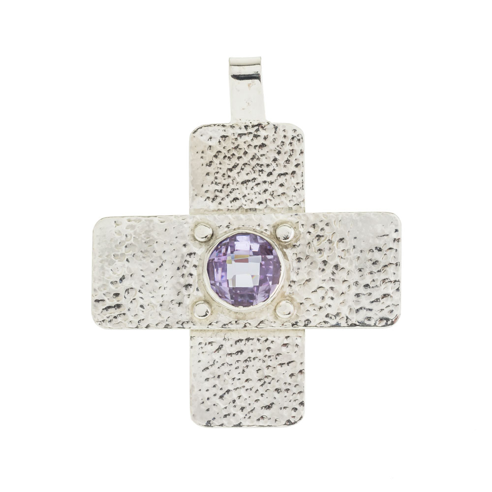 Cruz efecto bollo con piedra central lila
