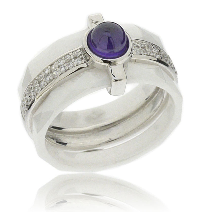 Anillo ceramica blanca triple centro tira pave con piedra violeta