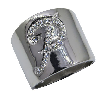 Anillo Peter P cursiva, platabella