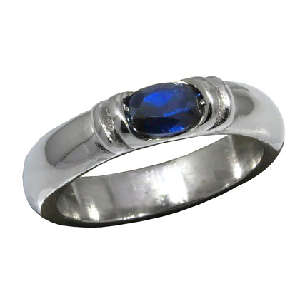 anillo oval con trabas