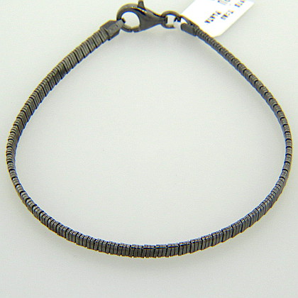 pulsera tubo gas chata negra