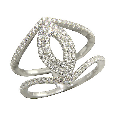anillo con centro oval pavee calado