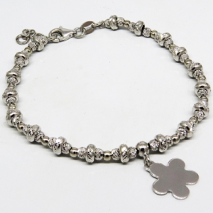 pulsera bolitas donitas facetadas con flor colgante
