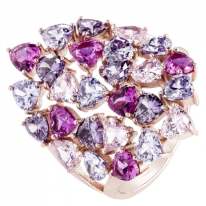 Anillo alargado, rosado, de piedras forma de corazon, color violeta, rosado, y blanco