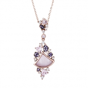 Conjunto rosado de piedras blancas, rosadas y violetas, con movimiento