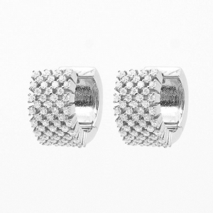 Par aros argollas, anchas, piedras blancas. Diametro interno: 1 cm 