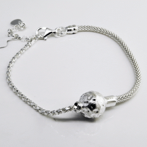 Pulsera fope , distinto tamaño con bola satinada en el centro