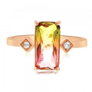 Anillo solitario piedra baguette multicolor, con piedras a los costados, rosada