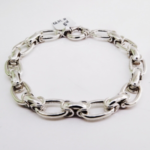 Pulsera eslabones ovalados con eslabones curvos, y cierre marinero.