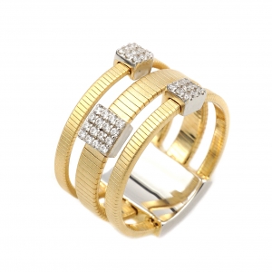 Anillo linea premium, triple hilo retorcido amarillo, con apliques cuadrados pavee