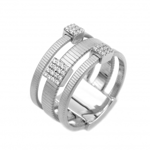 Anillo linea premium, triple hilo retorcido con apliques cuadrados pavee