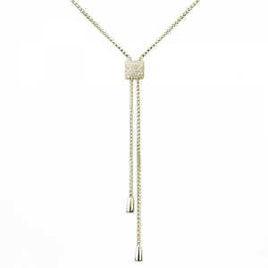 Corbatero con dije cuadrado pavee en el centro, amarillo