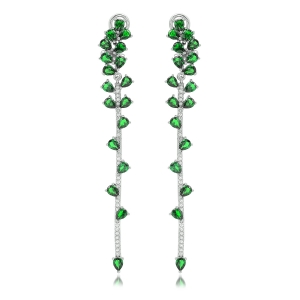 Par aros largos, piedras verdes y blancas, cierre perno y clip. Largo aprox 7,3 cm