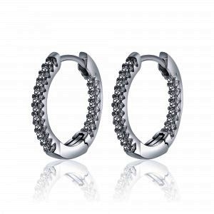 Par aros linea premium, argollas, con piedras por fuera y dentro, rodio negro. Diametro interno aprox: 13 mm