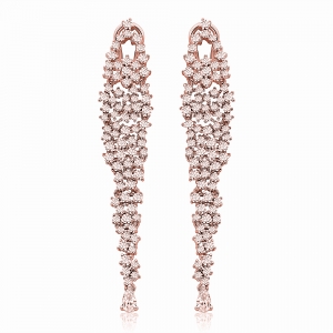 Par aros linea premium, largos , rosados, piedras blancas, con cierre perno y clip