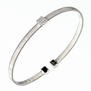 Pulsera esclava, hilo retorcido, blanca, satinada, con aplique cuadrado pavee