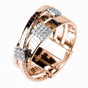 Anillo triple hilo retorcido, cruzado, rosado, pulido, con 3 apliques cuadrados pavee