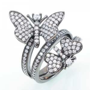 Anillo triple, con dos mariposas, pavee, rodio negro