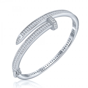 Esclava linea premium clavo con piedras baguettes 
