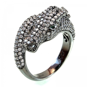 Anillo caballo blanco con piedras verdes, rodio negro