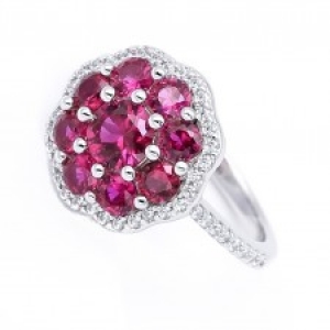 Anillo roseta linea premium con piedras fucsia
