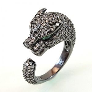 Anillo pantera, pavee, abierto, rodio negro, con detalle de piedras verdes