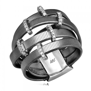 Anillo linea premium, rodio negro, 5 tiras anchas con trabas de piedras