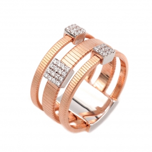 Anillo linea premium, triple hilo retorcido rosado, con apliques cuadrados pavee
