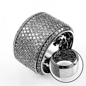 Anillo ancho, pavee, piedras en los bordes, rodio negro