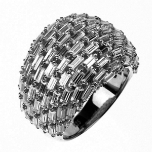 Anillo bombe con piedras baguettes, rodio negro
