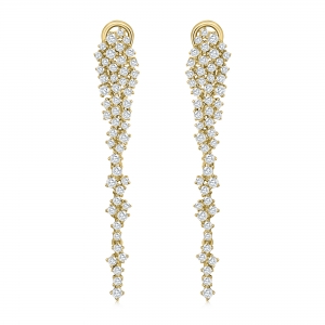 Par aros largos, con piedras, cierre perno y clip. Largo aprox: 5,2 cm BA&Ntilde;O AMARILLO