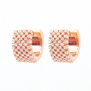 Par aros argollas, anchas, rosadas, piedras blancas. Diametro interno 1 cm