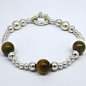 pulsera bolitas y piedras marrones