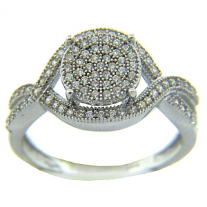 Anillo micro pave centro circular bordes cruzados