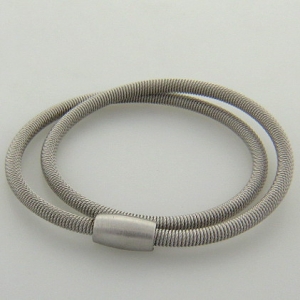 Pulsera oruga doble blanco