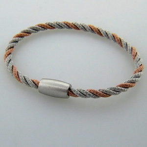 pulsera hilo enroscada rosado y blanco