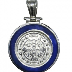 dije colgante san benito con esmalte azul grande