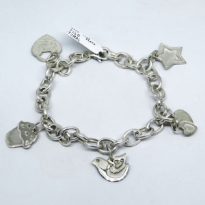 pulsera eslabonada con dijes