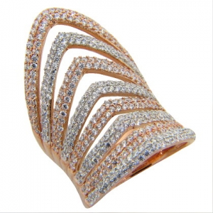anillo alargado 8 filas de piedras rosado y blanco